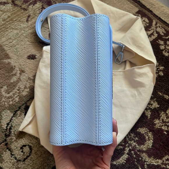 BNIB LOUIS VUITTON TWIST PM BAG BLUE WITH SILVER HARDWARE - Picture 6 of 12